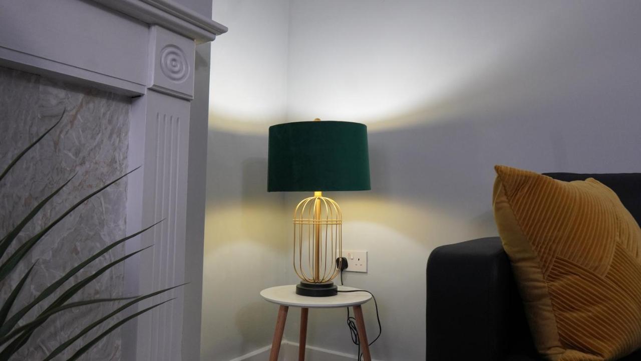 Portobello House - Four Bedroom House Perfect For Contractors - Sleeps 6 - Free Parking Wolverhampton Zewnętrze zdjęcie